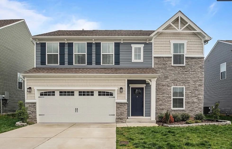 4 bed, 2.5 bath, 2444 sqft, $2,999 — Photo 1