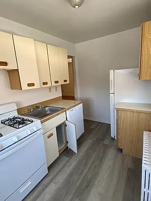 Rented by Contact Realty | media 15