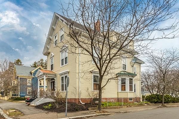 1st image of 13 Linden St #1