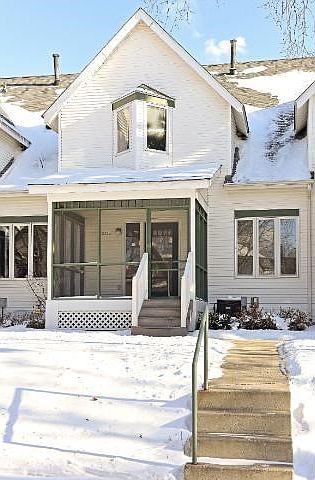 WELCOME HOME! This townhome is a great way to own a piece of city living, without the hassles of outside maintenance.