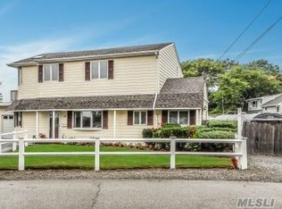 44 Araca Rd, Babylon, NY 11702