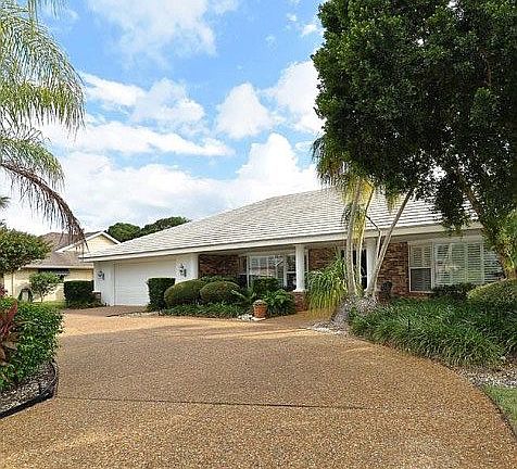 2nd image of 3834 Torrey Pines Blvd