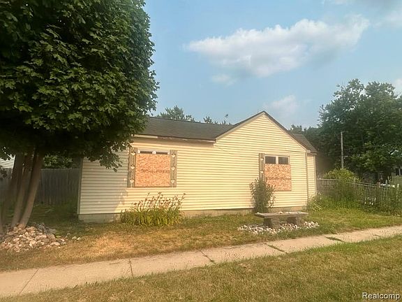 3rd image of 1373 Wells St