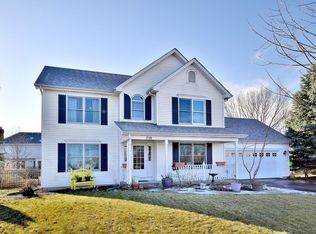 710 Highview Ct, Elburn, IL 60119