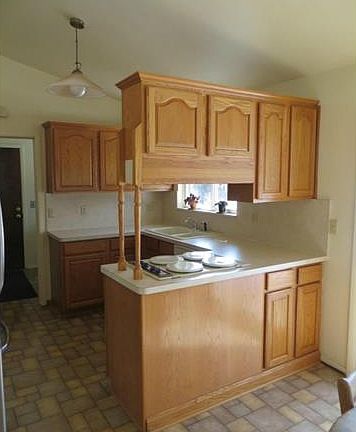 3rd image of 2523 Oxford Dr