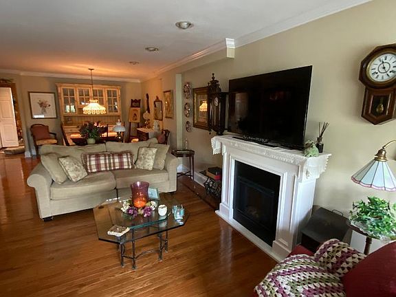 4th image of 64 Rockne St