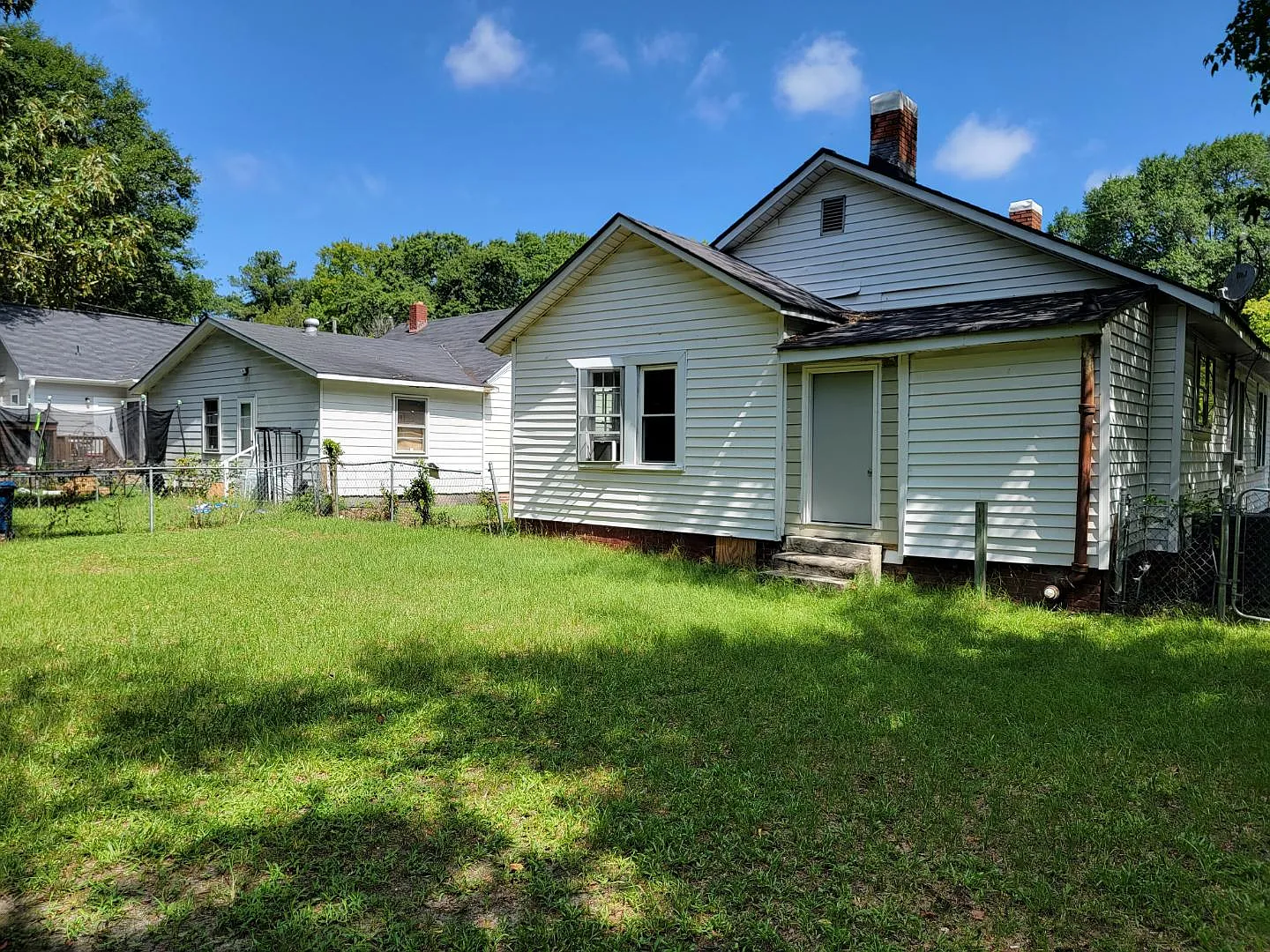 519 Edward St — Photo 4
