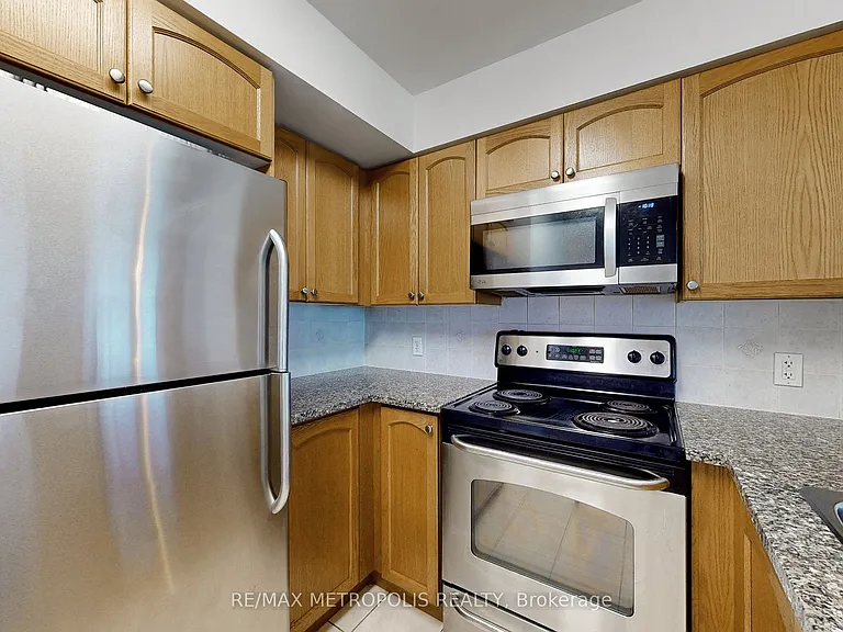 30 Grand Trunk Cres #502 — Photo 11