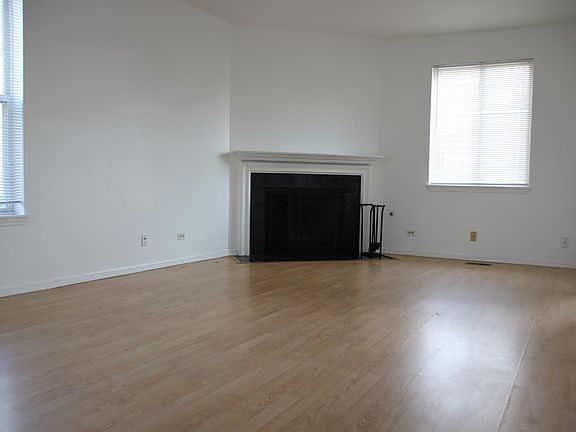 4th image of 1284 Whispering Hills Dr #1284