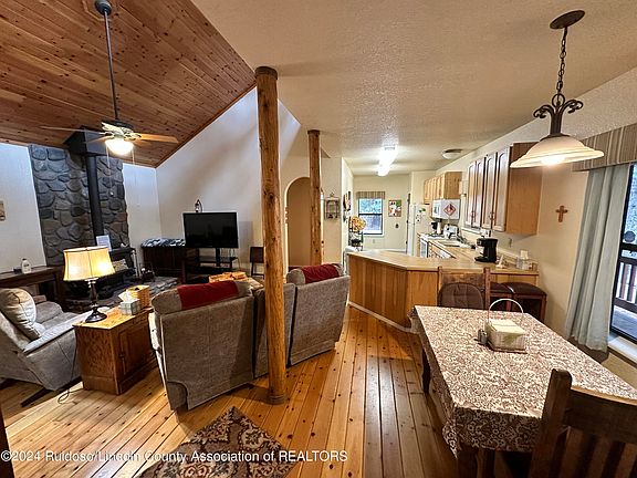 4th image of 405 Cedar Creek Dr