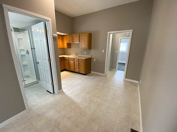 4th image of 432 Washington Ave #1
