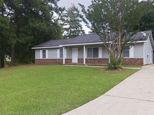 8266 Lantern Ln