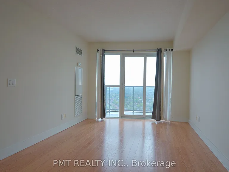 135 Village Green Sq #3925 — Photo 9