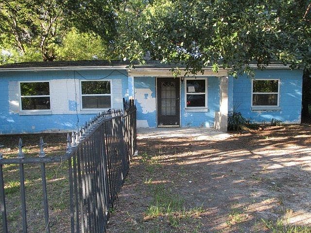 1st image of 4604 Lillian Hwy