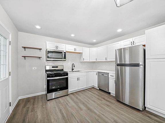 3rd image of 228 Rivers View Dr
