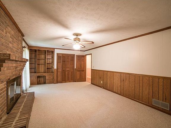 3rd image of 237 Sherwood Dr