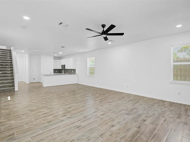 9932 Fillmore St — Photo 8