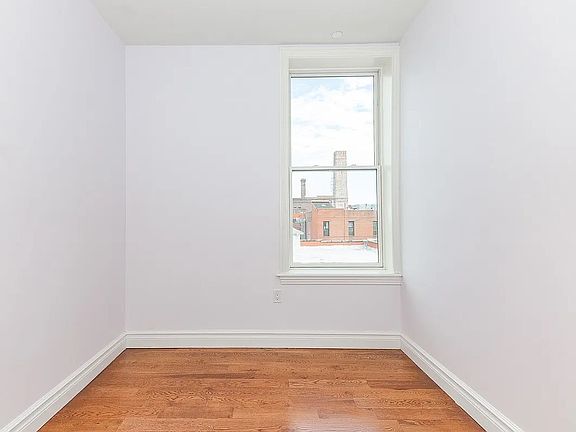 5th image of 236 Meserole St APT 4B