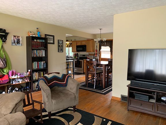 Living Room/Dining Room