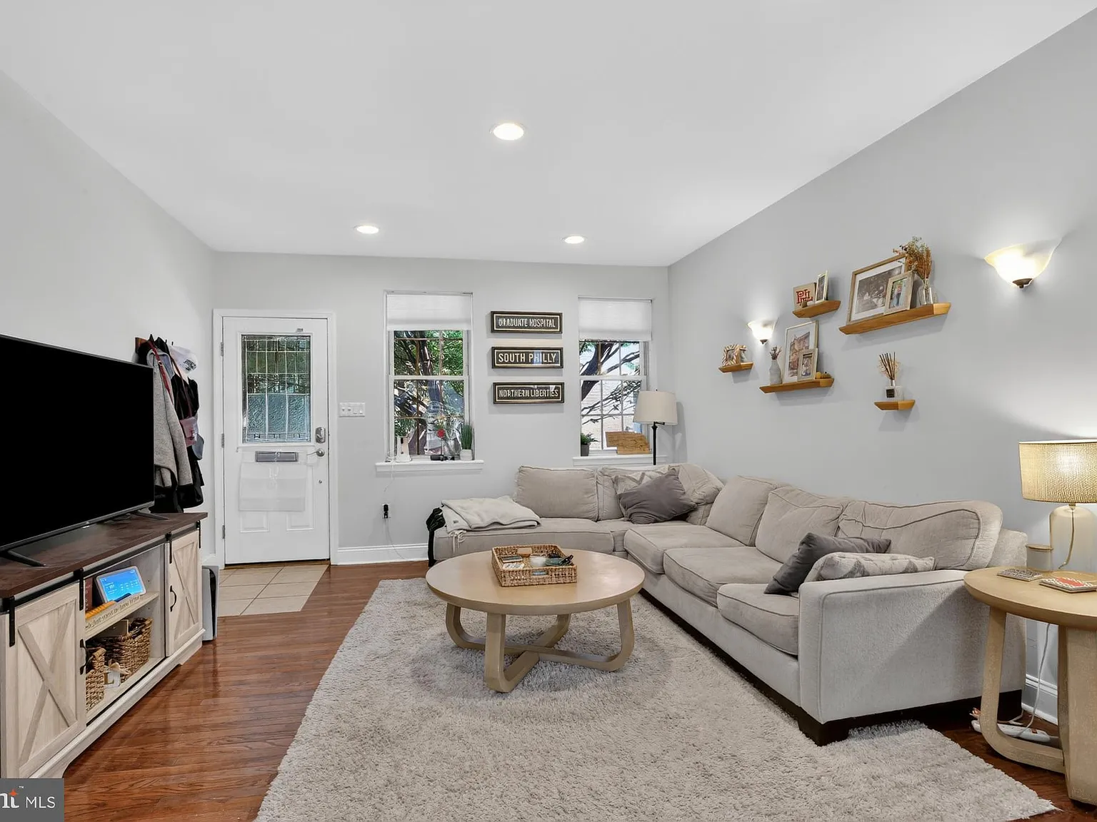 2 bed, 1082 sqft, $2,795 — Photo 3