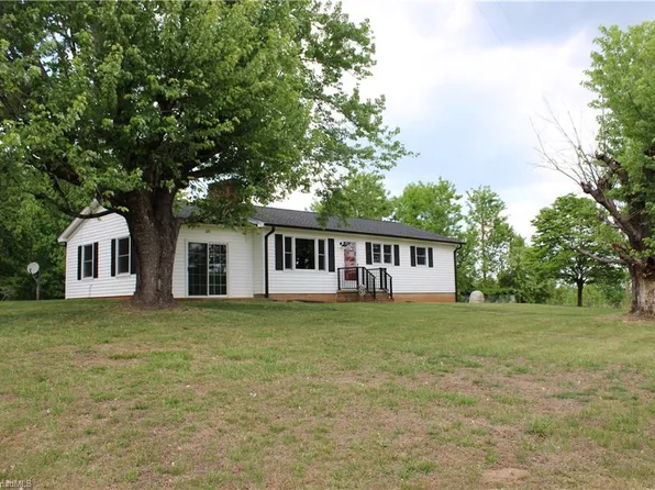 1065 Dallas King Rd, Westfield, NC 27053