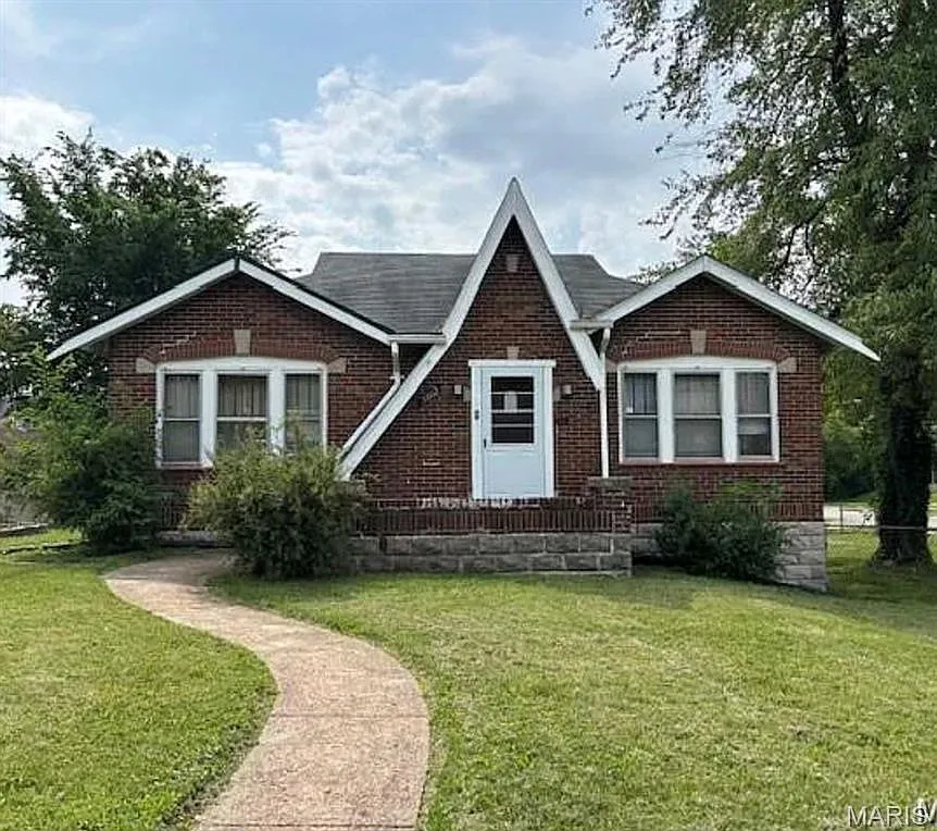 3 bed, 1.5 bath, 1224 sqft, $1,500 — Photo 1