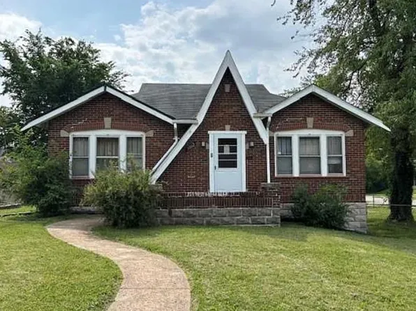 3802 Melba Pl, Saint Louis, MO 63121