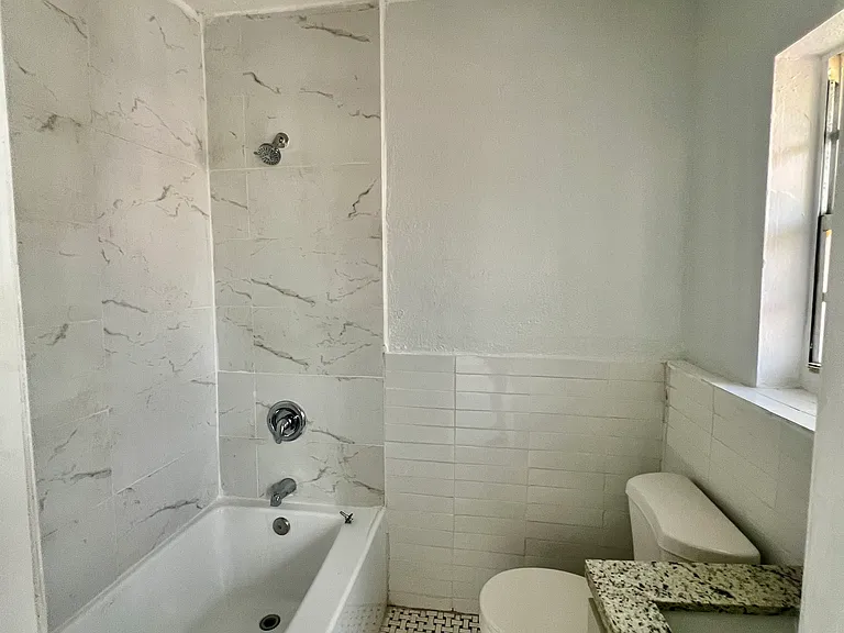 1648 NW 35th St — Photo 9
