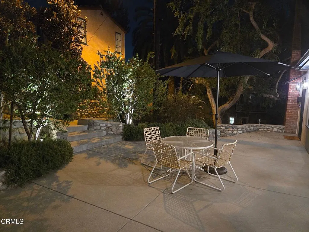 2 bed, 2.0 bath, 1335 sqft, $6,000 — Photo 4