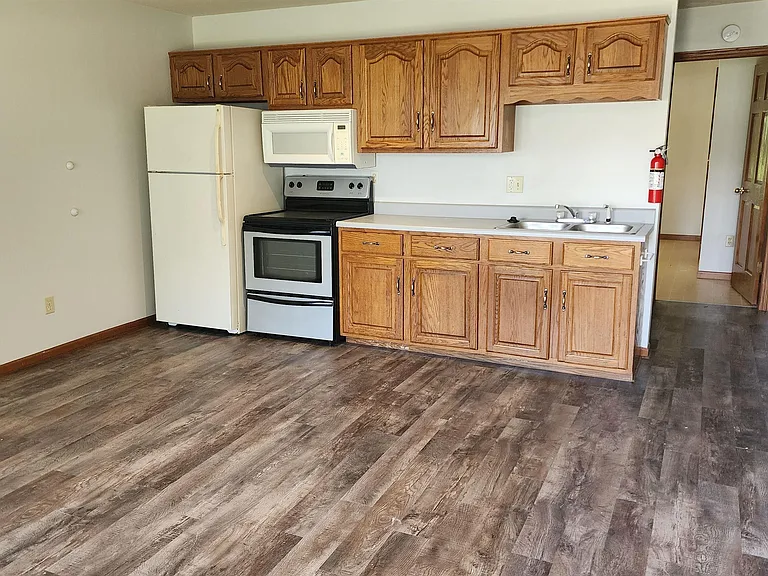 1519 W 12th St #3 — Photo 3