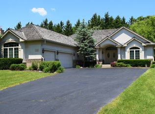 2520 Emerald Ln, Lindenhurst, IL 60046