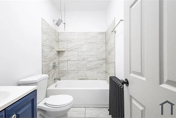 137 N Hobart St — Photo 13