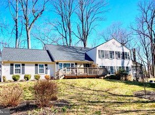 705 Forest Park Rd, Great Falls, VA 22066