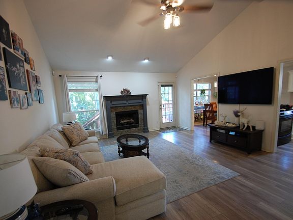 3rd image of 12010 Cherry Laurel Dr