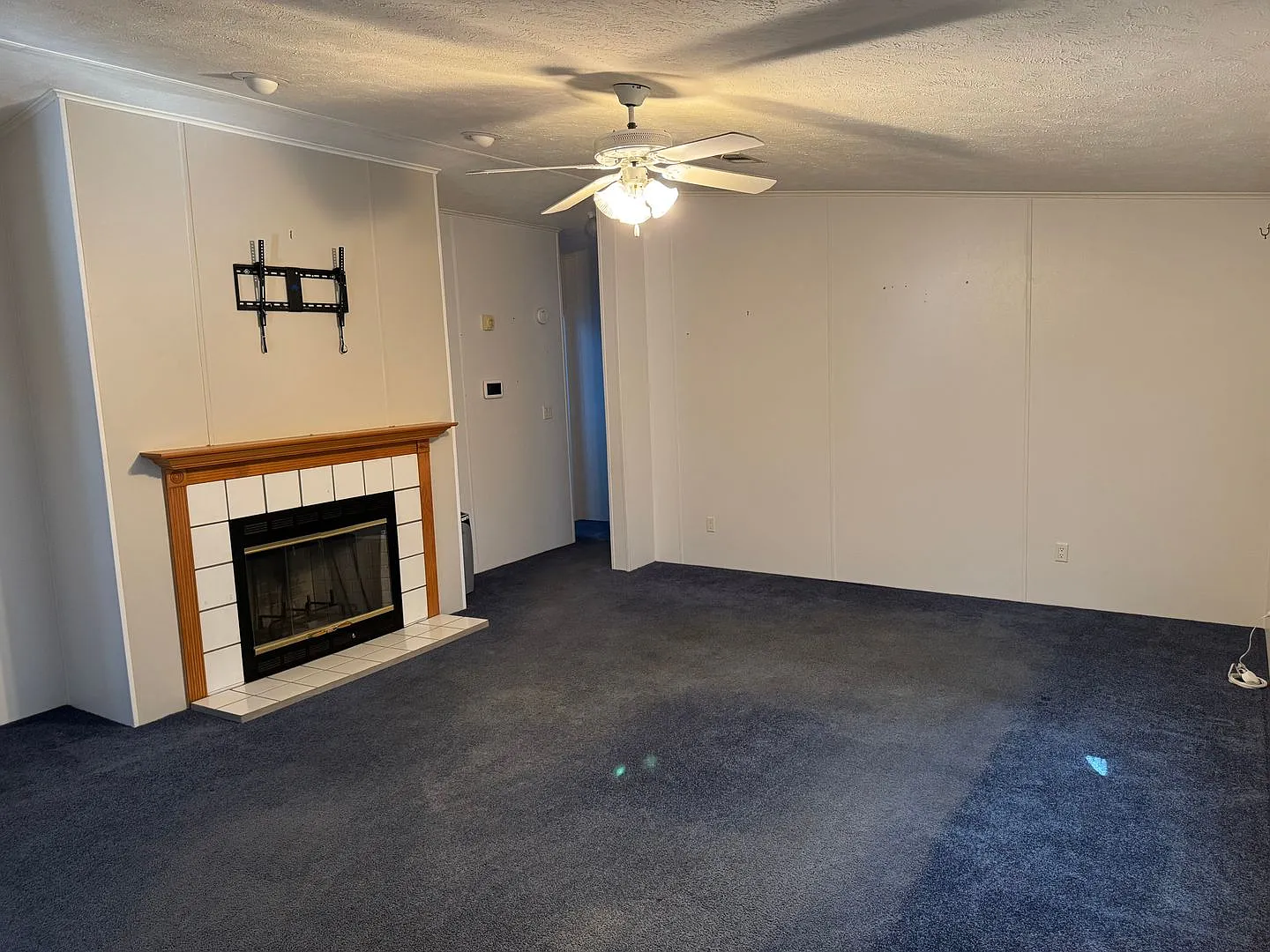 Double Wide Nestled on 5 Acres in Crawfordville — Photo 2