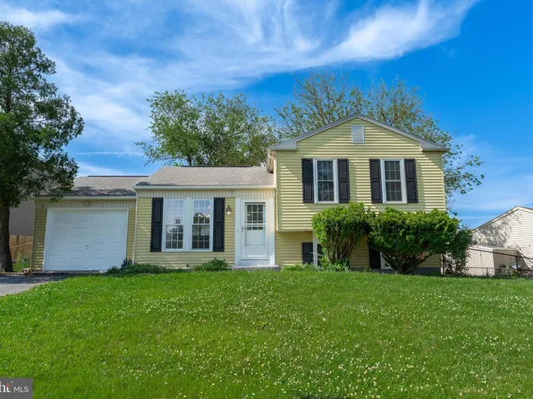 1504 Ridgeview Ln, Harrisburg, PA 17110