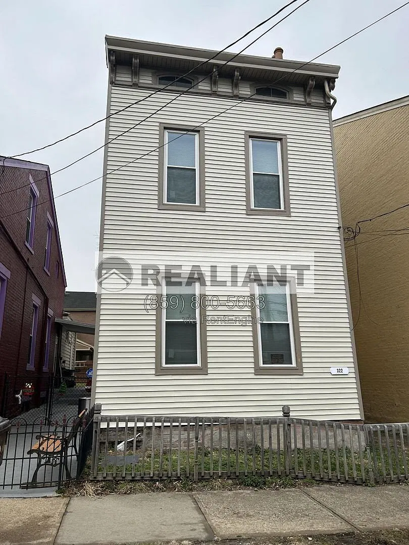 3 bed, 1.0 bath, $1,295 — Photo 1