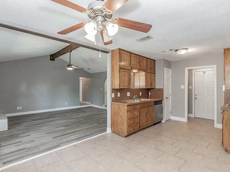 2013 Memphis Dr — Photo 23
