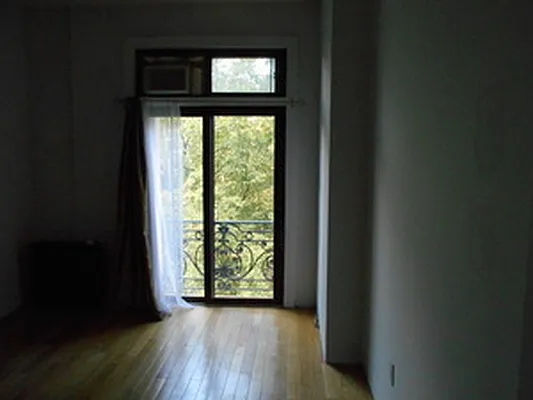 Rented by RC Realty Group of New York Inc | media 10