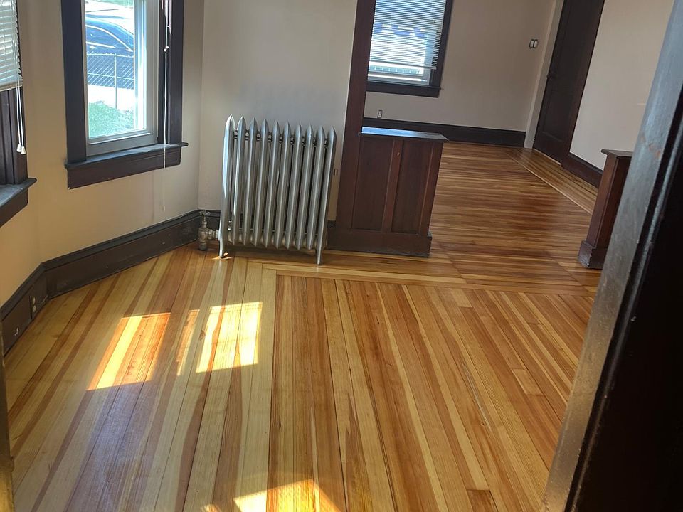 2nd image of 1345 Newport Ave Floor 1