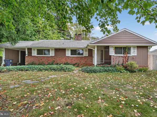 308 Kenwood Dr, Moorestown, NJ 08057