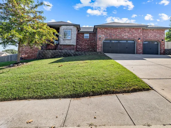 810 S 12th Avenue, Ozark, MO 65721