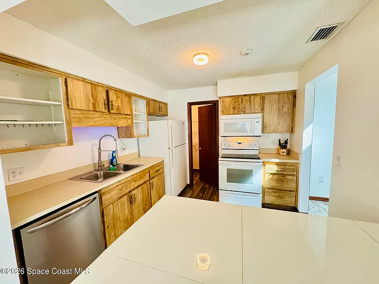 9000 York Ln #8F — Photo 8