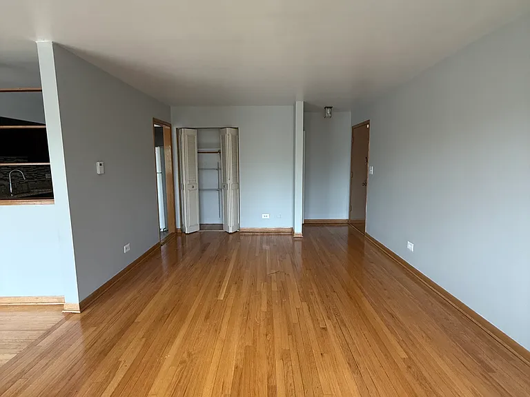 1639-302 Oakwood Ave #3 — Photo 4