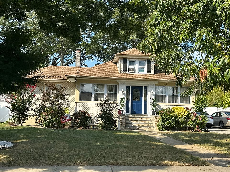 1st image of 213 N Long Beach Ave