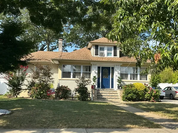 213 N Long Beach Ave, Freeport, NY 11520