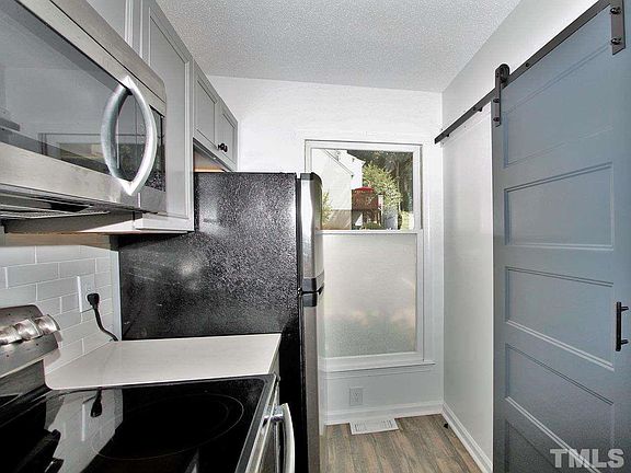 5th image of 6 Grove Park Rd