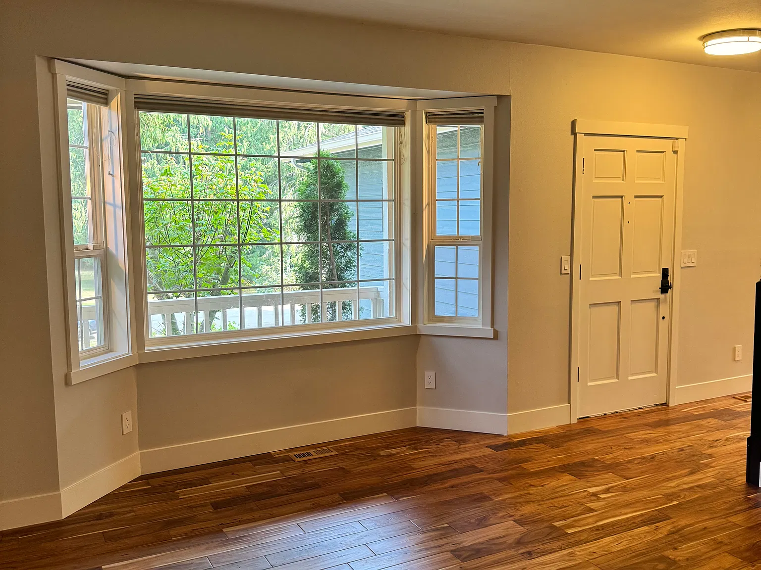 4 bed, 2.5 bath, 1932 sqft, $3,500 — Photo 3