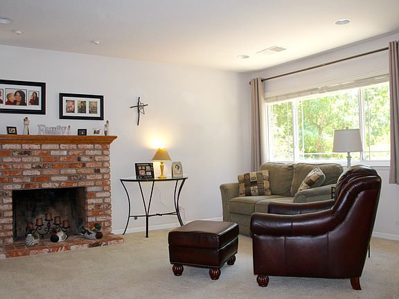 3rd image of 6861 Mellodora Dr