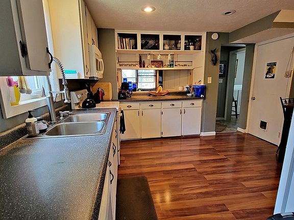 4th image of 710 E Chapin St